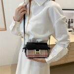 𝐆𝐈𝐅𝐓𝐘 DESIGNER MINI LEATHER BAG WITH DOUBLE HANDLE - Image 3