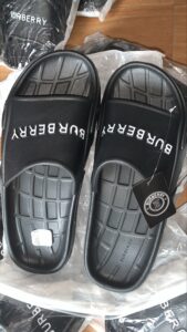 BURBERRY MEN PAM SLIPPERS - Image 2