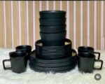 16PCS EUROPEAN LUXURY FINE CERAMIC STONEWARE DINNER SETaqq

 4 Serving plate
4 Side plate
4 Soup bowls
4 Cups - Image 2